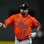 LaMonte Wade Jr. logra el primer gran slam de su carrera mientras los Astros derrotan a los Rangers