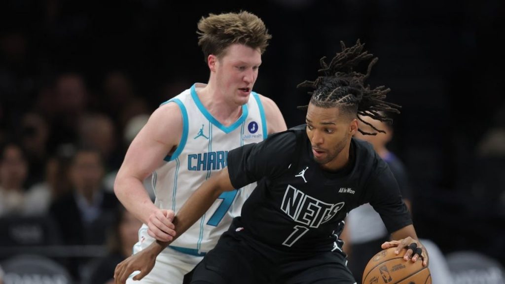 Informes: Los Lakers firman a Ziaire Williams por un año y 3 millones de dólares