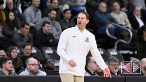 El entrenador en jefe de Brown, Mike Martin, acepta el puesto de asistente en Michigan